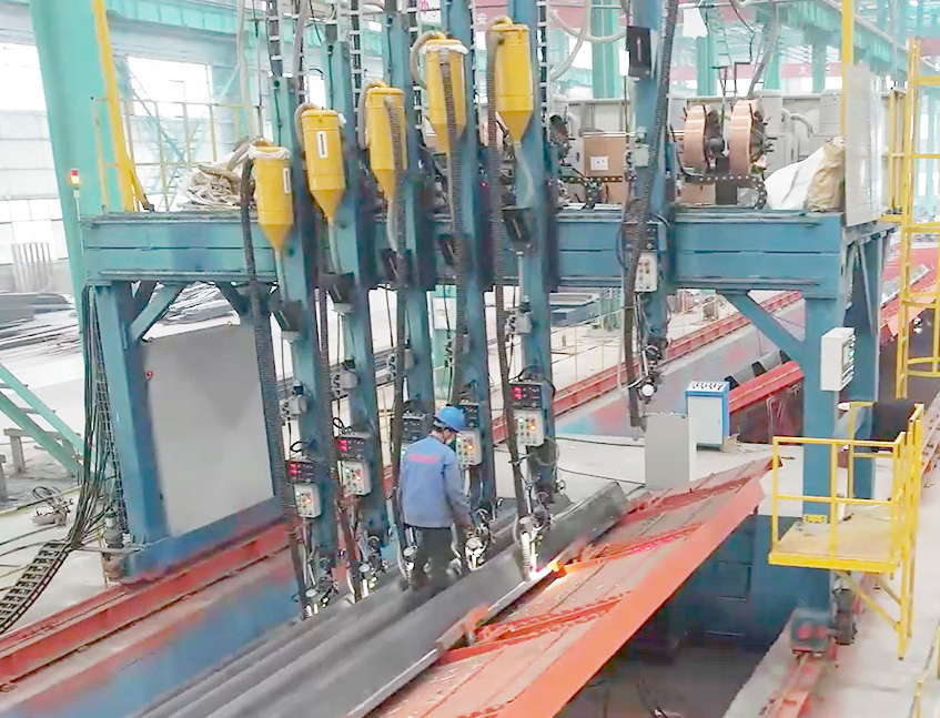 U-Rib External Welding Machine